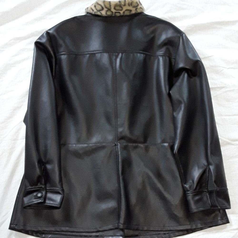 Woman's Leopard jacket - Picture 4 of 7